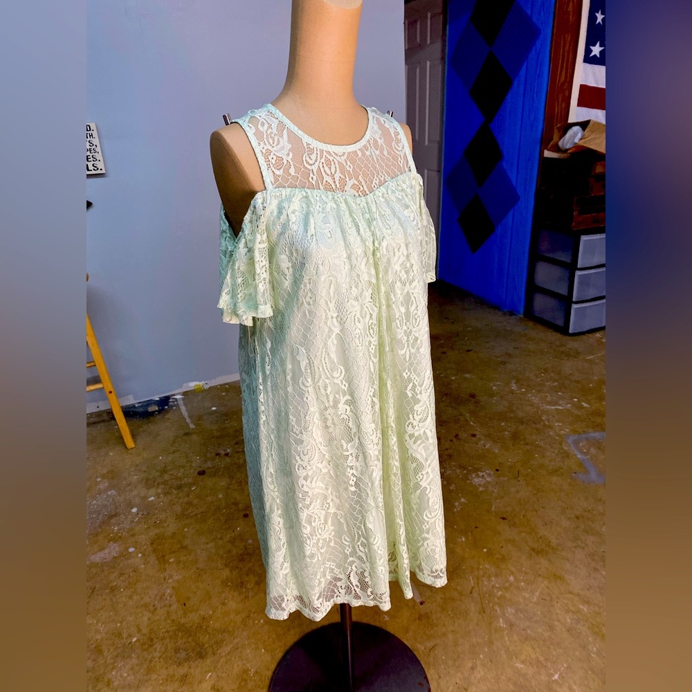 New Medium Women’s Mint Green Dress